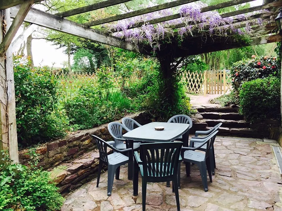 Gite Du Charme En Broceliande Mauron 0*,  France